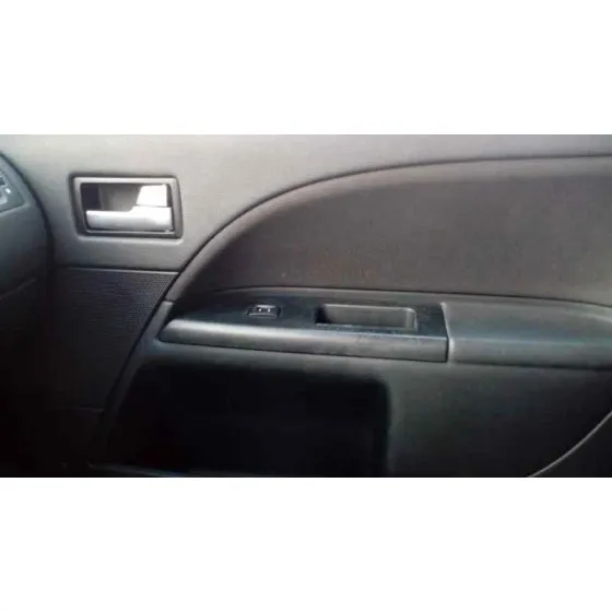 FORD MONDEO BERLINA (GE) '2003 AMBIENTE (06.2003->) (D) PLATA