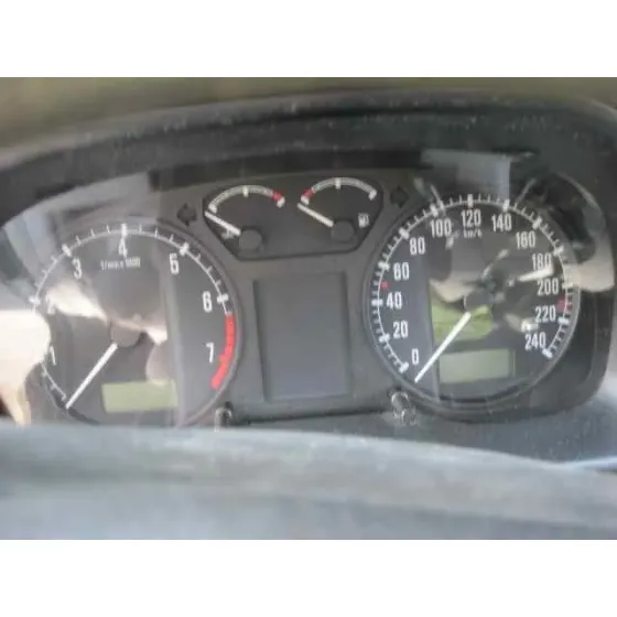 SKODA OCTAVIA BERLINA (1U2) '2000 1.6 GLX (74KW) VERDE