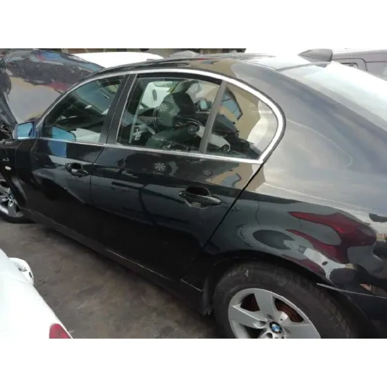 BMW SERIE 5 BERLINA (E60) '2006 520D NEGRO