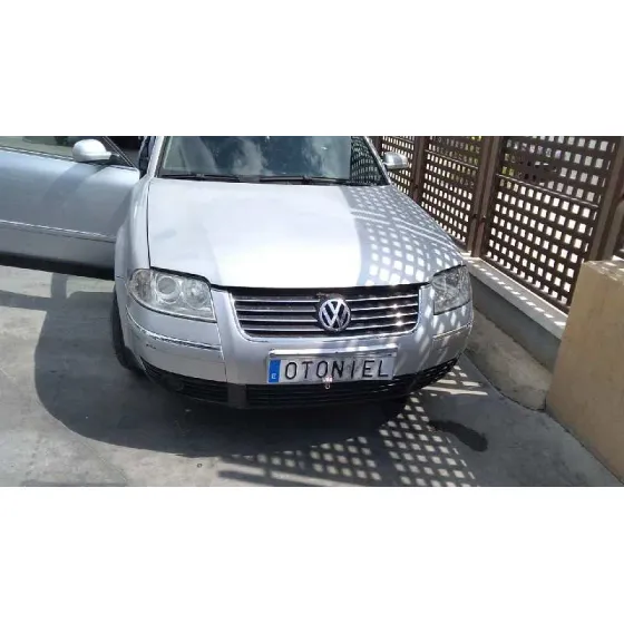 VOLKSWAGEN PASSAT BERLINA (3B3) '2001 COMFORTLINE PLATA