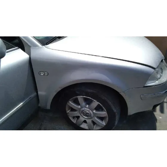 VOLKSWAGEN PASSAT BERLINA (3B3) '2001 COMFORTLINE PLATA