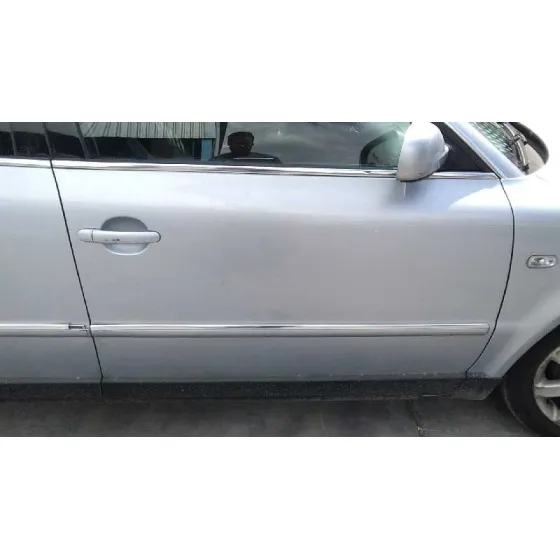VOLKSWAGEN PASSAT BERLINA (3B3) '2001 COMFORTLINE PLATA