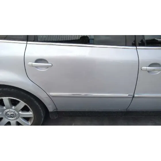 VOLKSWAGEN PASSAT BERLINA (3B3) '2001 COMFORTLINE PLATA
