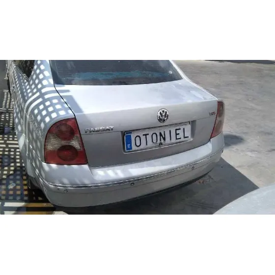VOLKSWAGEN PASSAT BERLINA (3B3) '2001 COMFORTLINE PLATA
