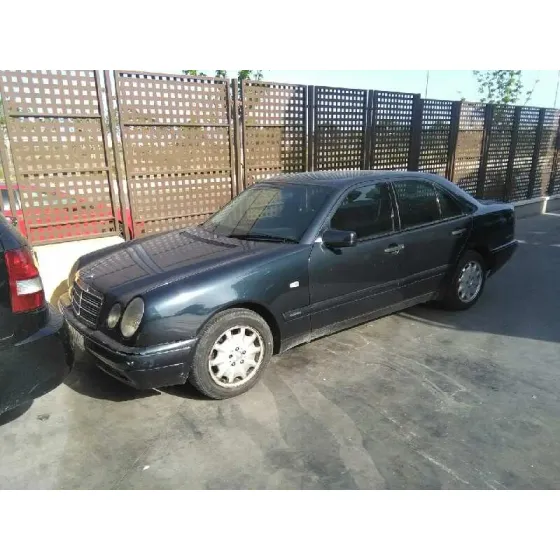 MERCEDES CLASE E (W210) BERLINA DIESEL '2002 300 TURBODIESEL (210.025) NEGRO