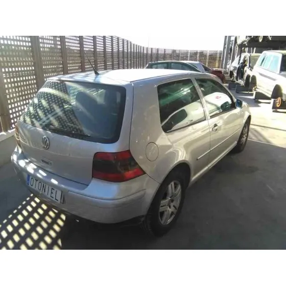 VOLKSWAGEN GOLF IV BERLINA (1J1) '2001 HIGHLINE PLATA