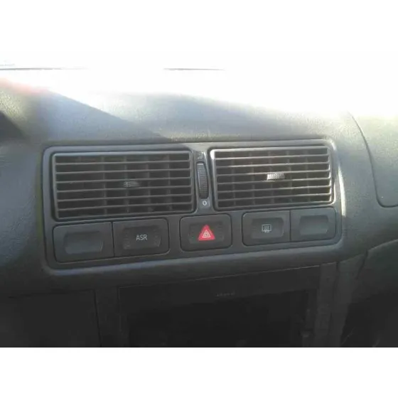 VOLKSWAGEN GOLF IV BERLINA (1J1) '2001 HIGHLINE PLATA