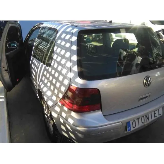 VOLKSWAGEN GOLF IV BERLINA (1J1) '2001 HIGHLINE PLATA