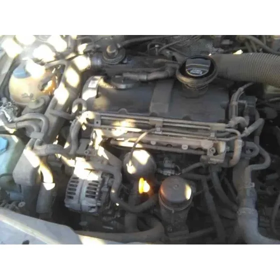 VOLKSWAGEN GOLF IV BERLINA (1J1) '2001 HIGHLINE PLATA