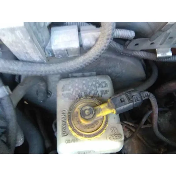 VOLKSWAGEN GOLF IV BERLINA (1J1) '2001 HIGHLINE PLATA