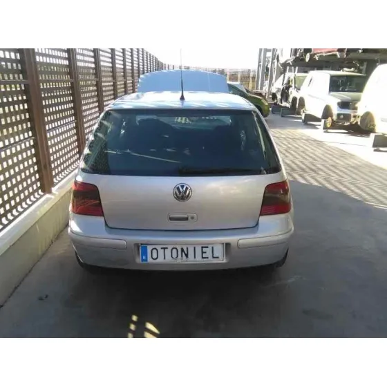 VOLKSWAGEN GOLF IV BERLINA (1J1) '2001 HIGHLINE PLATA