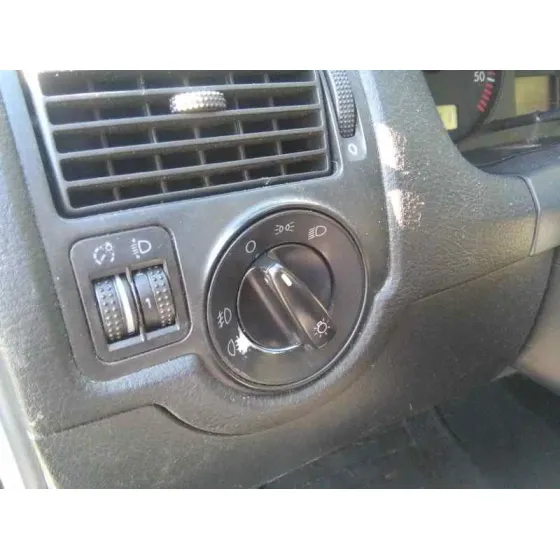 VOLKSWAGEN GOLF IV BERLINA (1J1) '2001 HIGHLINE PLATA