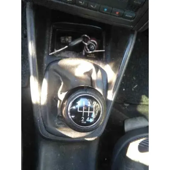 VOLKSWAGEN GOLF IV BERLINA (1J1) '2001 HIGHLINE PLATA