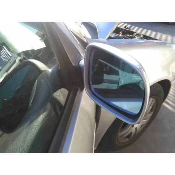 VOLKSWAGEN GOLF IV BERLINA (1J1) '2001 HIGHLINE PLATA