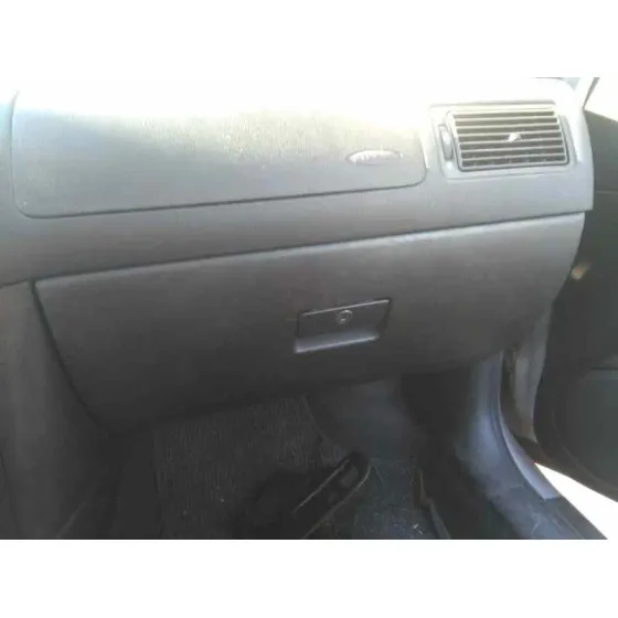 VOLKSWAGEN GOLF IV BERLINA (1J1) '2001 HIGHLINE PLATA