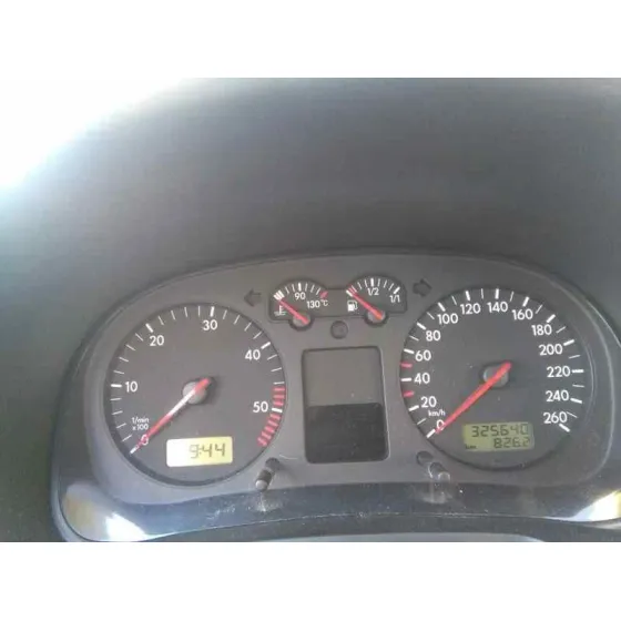 VOLKSWAGEN GOLF IV BERLINA (1J1) '2001 HIGHLINE PLATA