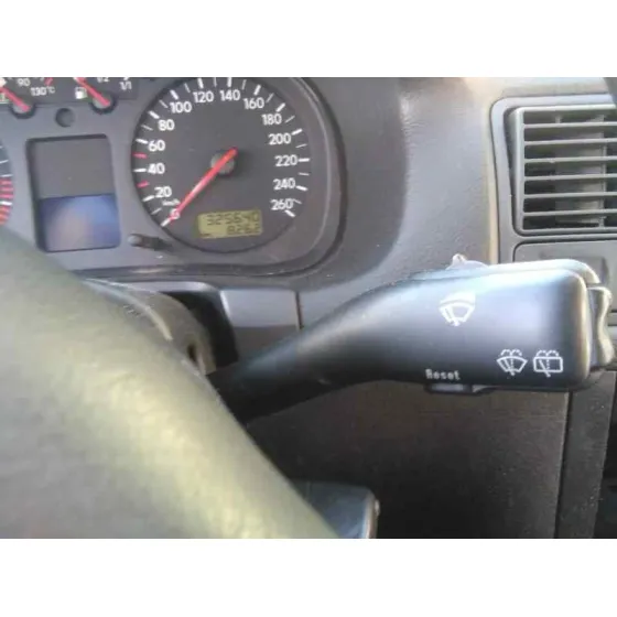 VOLKSWAGEN GOLF IV BERLINA (1J1) '2001 HIGHLINE PLATA