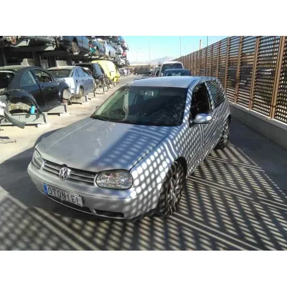 VOLKSWAGEN GOLF IV BERLINA (1J1) '2001 HIGHLINE PLATA