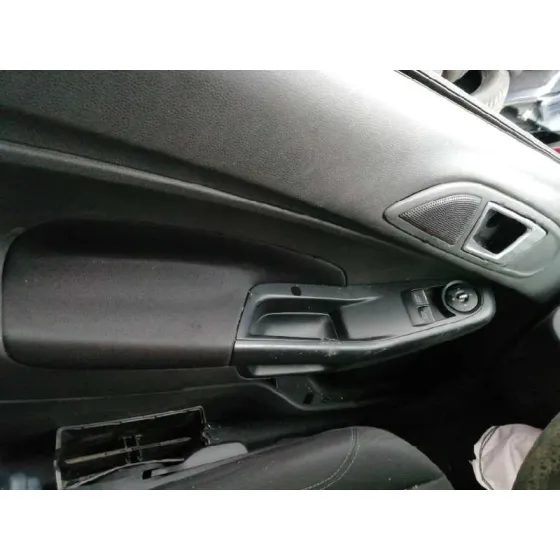FORD FIESTA (CCN) '2014 TREND ROJO
