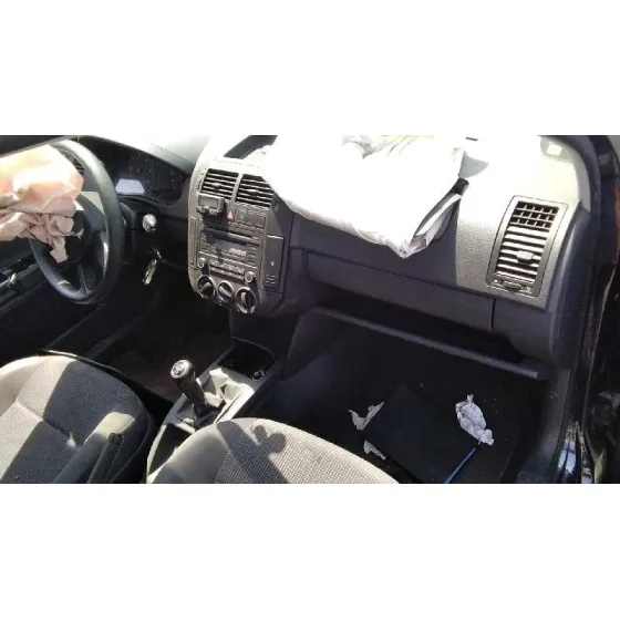 VOLKSWAGEN POLO (9N3) '2006 ADVANCE NEGRO