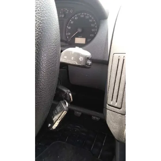 VOLKSWAGEN POLO (9N3) '2006 ADVANCE NEGRO