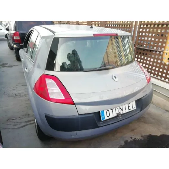 RENAULT MEGANE II BERLINA 5P '2004 1.6 16V GRIS PLATA