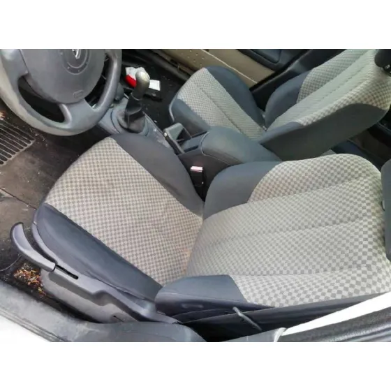 RENAULT MEGANE II BERLINA 5P '2004 1.6 16V GRIS PLATA