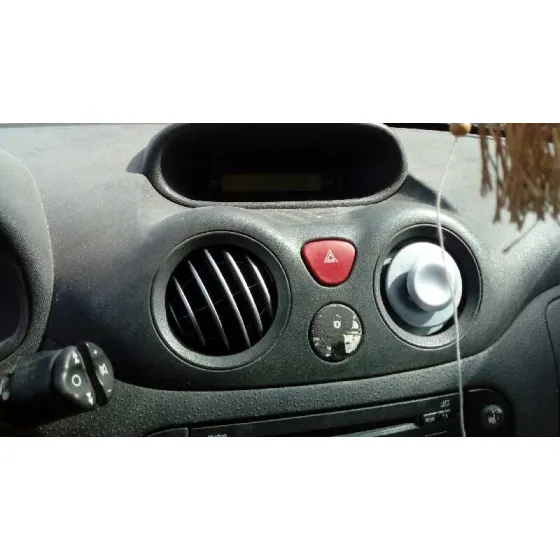 CITROEN C3 '2004 HDI 70 SENSODRIVE PREMIER ROJO