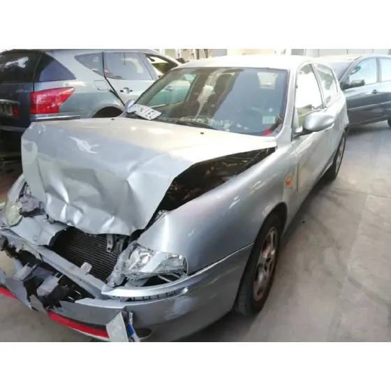 ALFA ROMEO 147 (190) '2003 1.6 T.SPARK ECO DISTINCTIVE GRIS PLATA