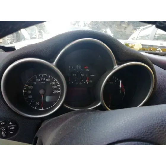 ALFA ROMEO 147 (190) '2003 1.6 T.SPARK ECO DISTINCTIVE GRIS PLATA