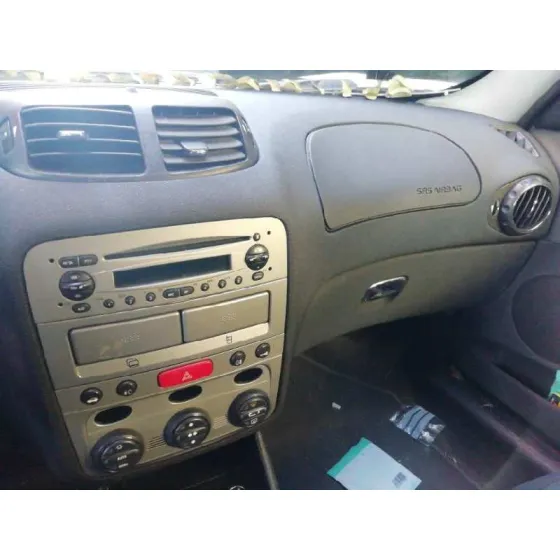 ALFA ROMEO 147 (190) '2003 1.6 T.SPARK ECO DISTINCTIVE GRIS PLATA