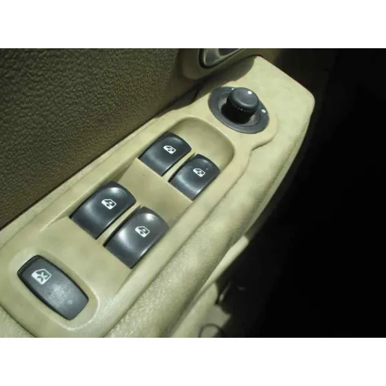 RENAULT MODUS '2004 AUTHENTIQUE NEGRO