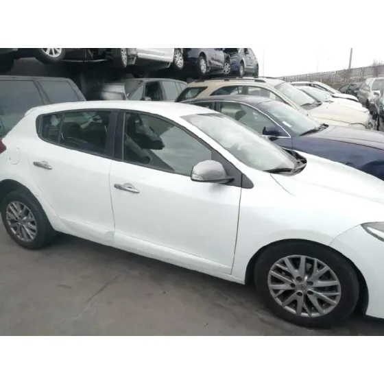 RENAULT MEGANE III BERLINA 5 P '2014 BOSE EDITION BLANCO