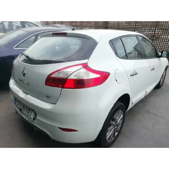 RENAULT MEGANE III BERLINA 5 P '2014 BOSE EDITION BLANCO