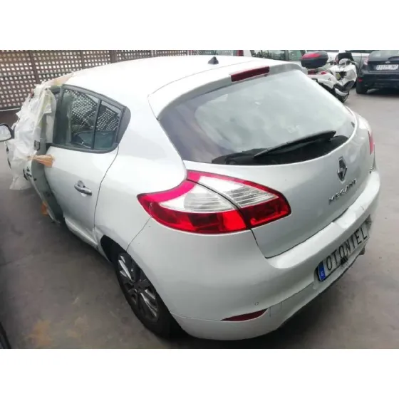 RENAULT MEGANE III BERLINA 5 P '2014 BOSE EDITION BLANCO