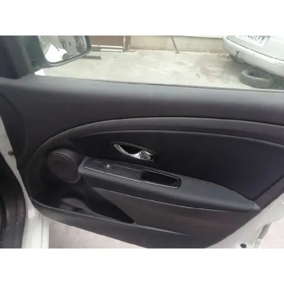 RENAULT MEGANE III BERLINA 5 P '2014 BOSE EDITION BLANCO