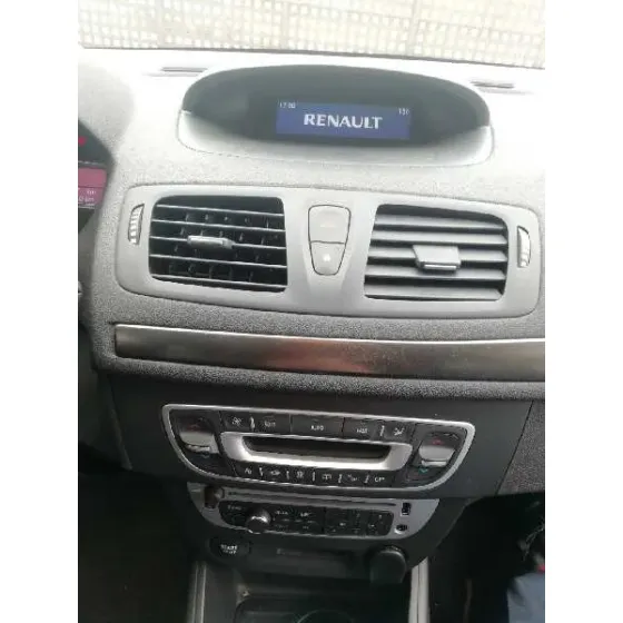 RENAULT MEGANE III BERLINA 5 P '2014 BOSE EDITION BLANCO