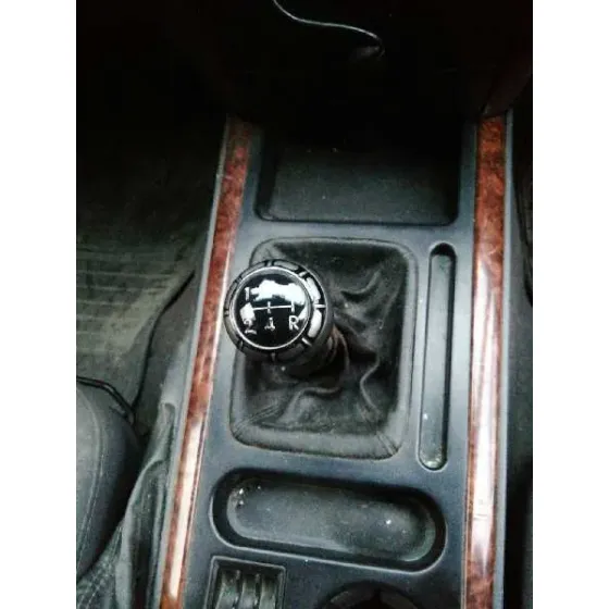 KIA SORENTO '2002 2.5 CRDI CAT MARRON RARO