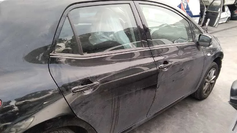 TOYOTA AURIS '2010 ACTIVE NEGRO