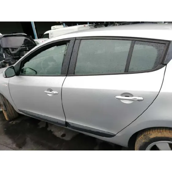 RENAULT MEGANE III BERLINA 5 P '2010 EMOTION GRIS