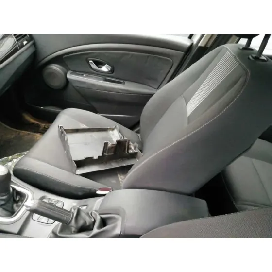 RENAULT MEGANE III BERLINA 5 P '2010 EMOTION GRIS