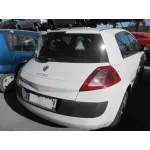 RENAULT MEGANE II BERLINA 5P RENAULT MEGANE II BERLINA 5P '2004 CONFORT AUTHENTIQUE BLANCO 2002