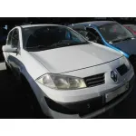 RENAULT MEGANE II BERLINA 5P RENAULT MEGANE II BERLINA 5P '2004 CONFORT AUTHENTIQUE BLANCO 2002