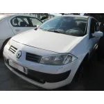 RENAULT MEGANE II BERLINA 5P RENAULT MEGANE II BERLINA 5P '2004 CONFORT AUTHENTIQUE BLANCO 2002