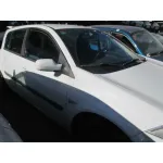 RENAULT MEGANE II BERLINA 5P RENAULT MEGANE II BERLINA 5P '2004 CONFORT AUTHENTIQUE BLANCO 2002