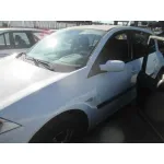 RENAULT MEGANE II BERLINA 5P RENAULT MEGANE II BERLINA 5P '2004 CONFORT AUTHENTIQUE BLANCO 2002
