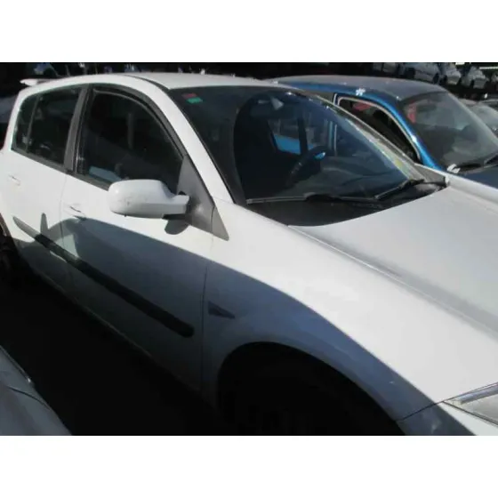 RENAULT MEGANE II BERLINA 5P '2004 CONFORT AUTHENTIQUE BLANCO