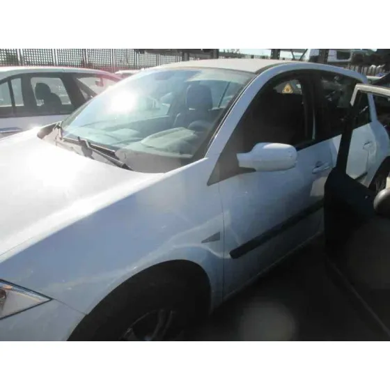 RENAULT MEGANE II BERLINA 5P '2004 CONFORT AUTHENTIQUE BLANCO