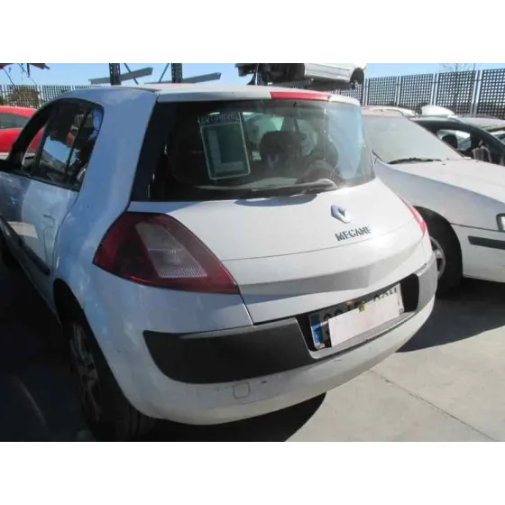 RENAULT MEGANE II BERLINA 5P '2004 CONFORT AUTHENTIQUE BLANCO