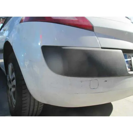 RENAULT MEGANE II BERLINA 5P '2004 CONFORT AUTHENTIQUE BLANCO